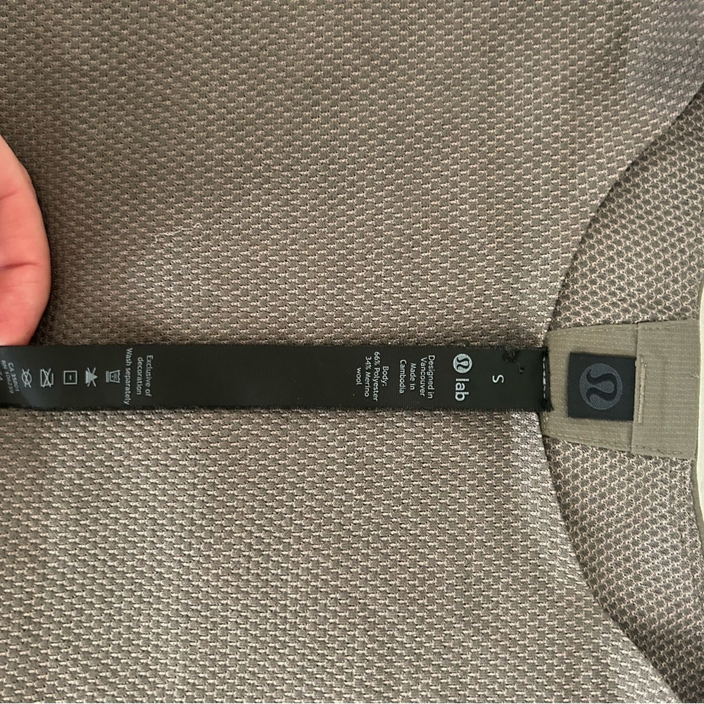Lululemon Lab Top